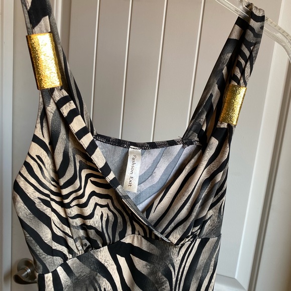 Fashion Exit Tank Top Blouse - Picture 3 of 8